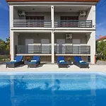 Endless Summer House Barbara Zadar