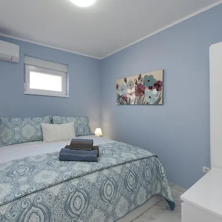 Endless Summer House Barbara