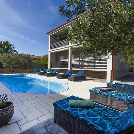 Endless Summer House Barbara * Zara