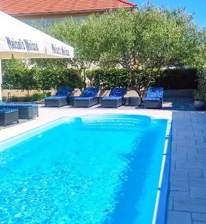 Endless Summer House Barbara Ζαντάρ