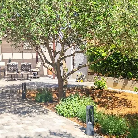 Endless Summer House Barbara