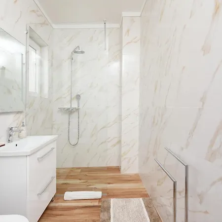 Endless Summer House Barbara