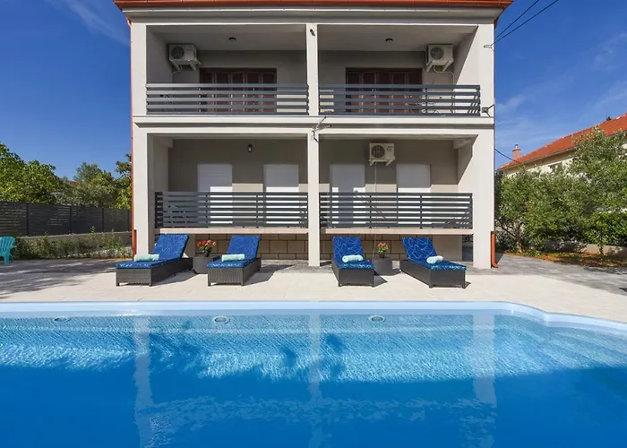 Endless Summer House Barbara Zadar